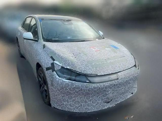 新能源汽车 比亚迪秦PLUS EV又一个对手来了，极狐打造，谍照已曝光！汽车资讯