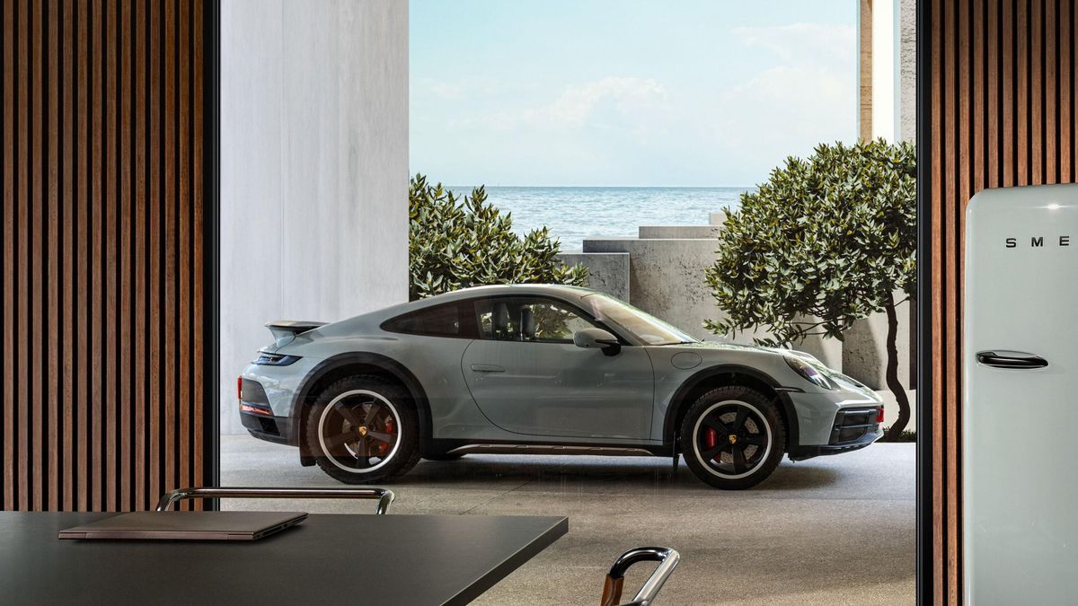 数百辆在俄罗斯的保时捷汽车近期突然断电锁死，变成无法移动的废铁。俄专家怀疑其车载