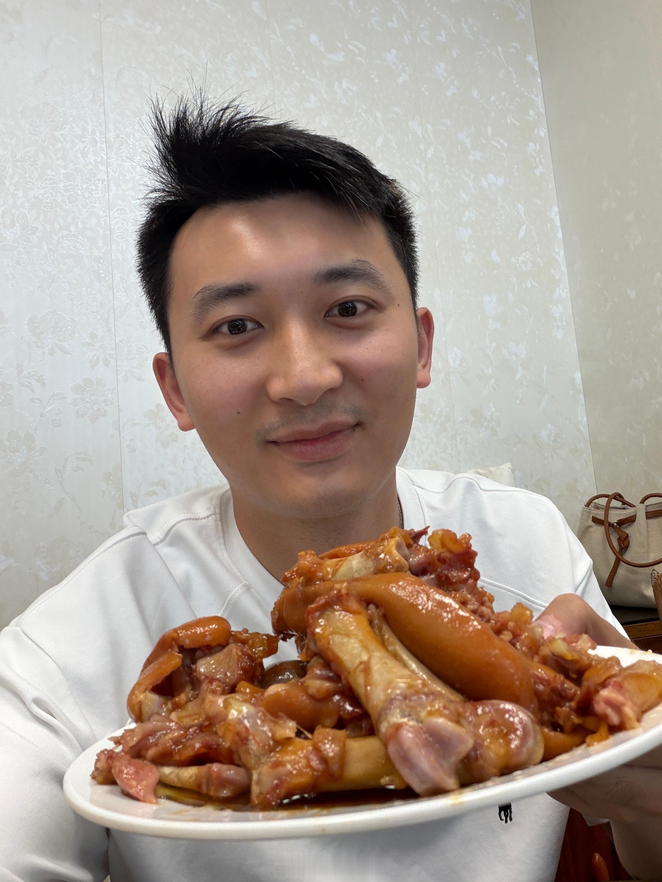 他们说吃啥补啥，炫耀这盘猪脚真的有用吗？ 
