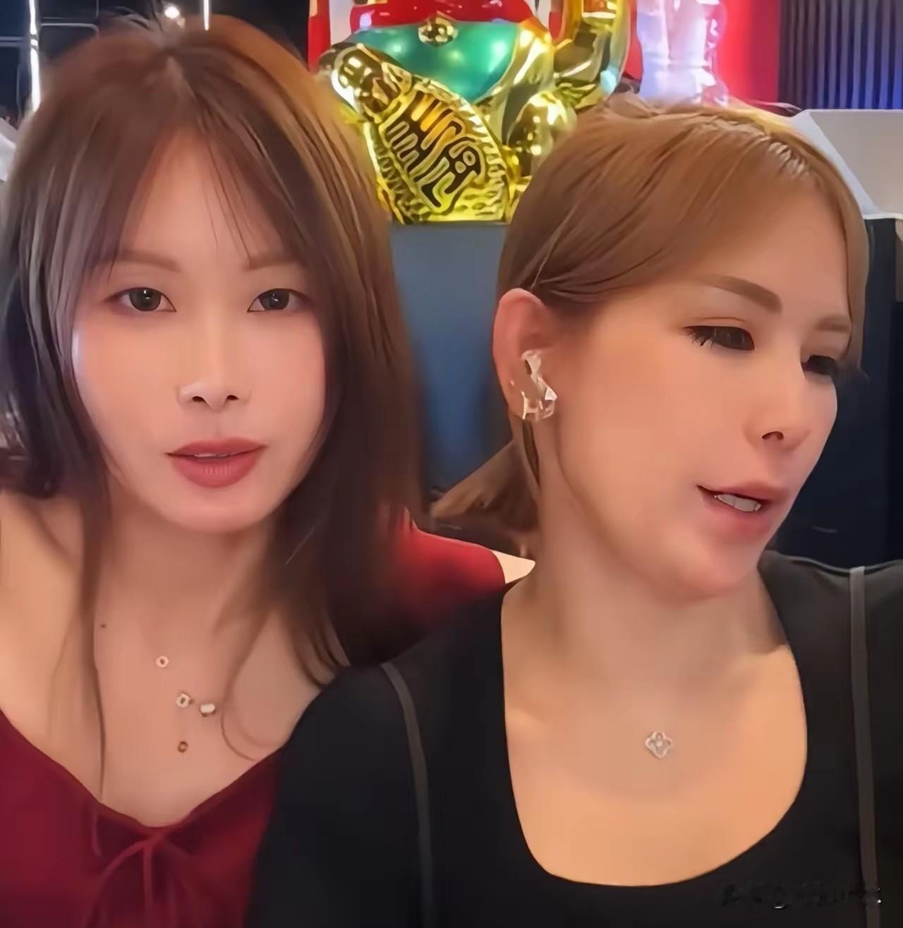 刷完了直播上两姐妹吵架的全过程之后，心里就有一种很不舒服的感觉。
有血缘关系的姐