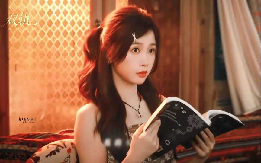 姜暮这套我们没见过耶！虞书欣这个美！ 