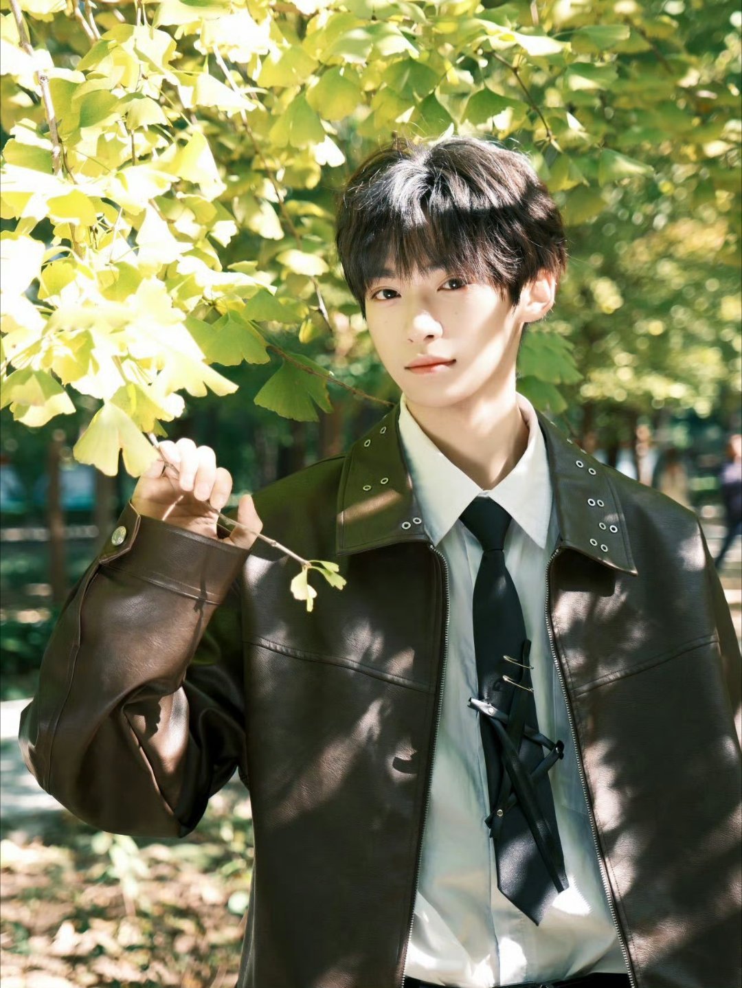 梓渝秋意大片在梓渝的秋天里，每一幅画面都洋溢着浓浓的秋意与温柔。 