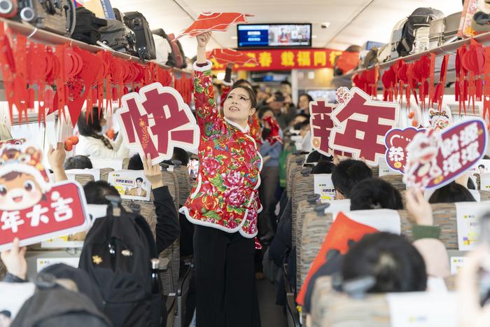 创新高！2月18日全社会跨区域人员流动量预计超3.2亿人次>>（编辑：周全）