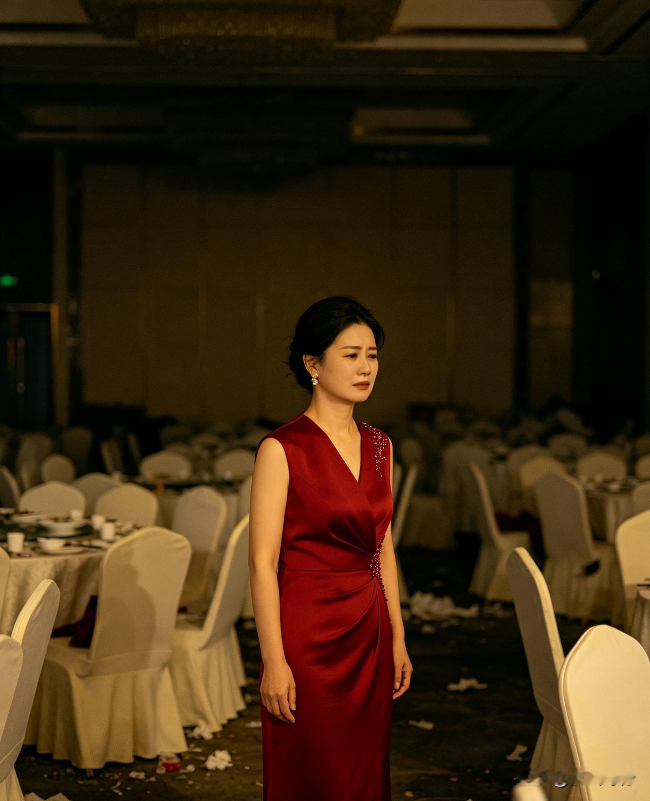 【简讯】河南固始28岁刘女士婚礼突发意外：仪式开场灯光师操作失误，待刘女士换好敬