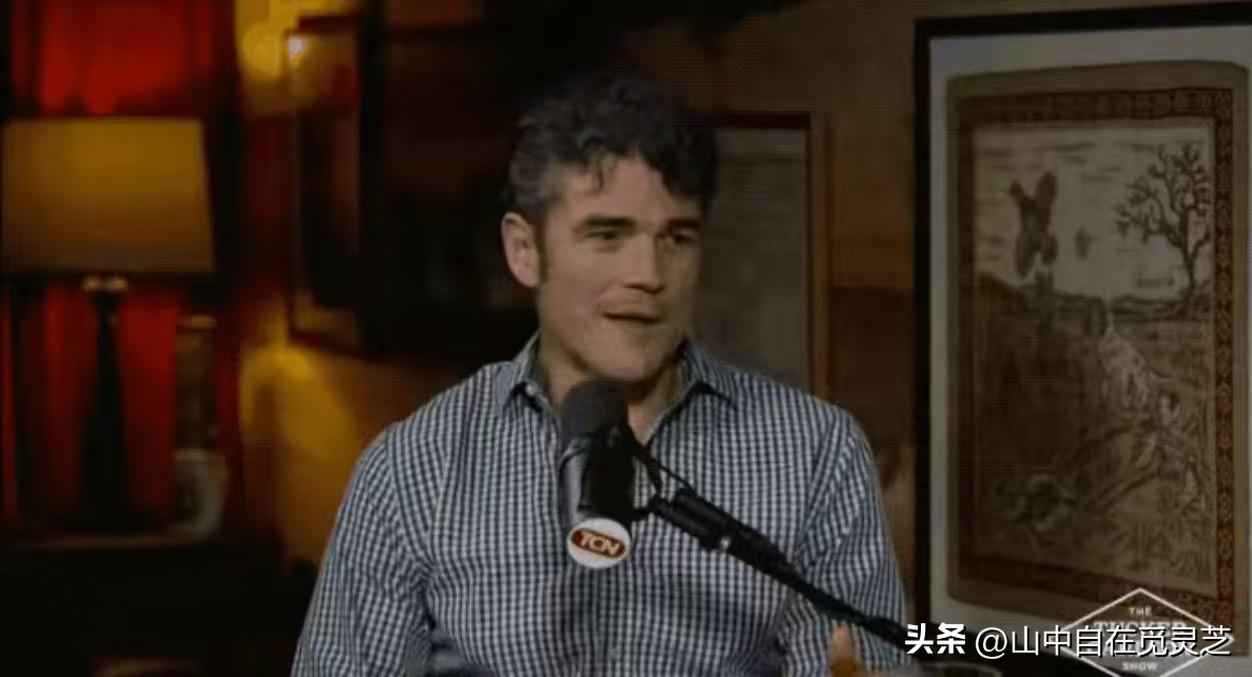 刚辞职美国反恐主任被调查，他却轻松表示不在乎，因为美国要玩完了！19日刚辞职的美