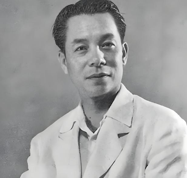 1929年，上海达生诊所，叛徒白鑫推门进来，柯麟一眼认出却照常看病，转身取药时悄