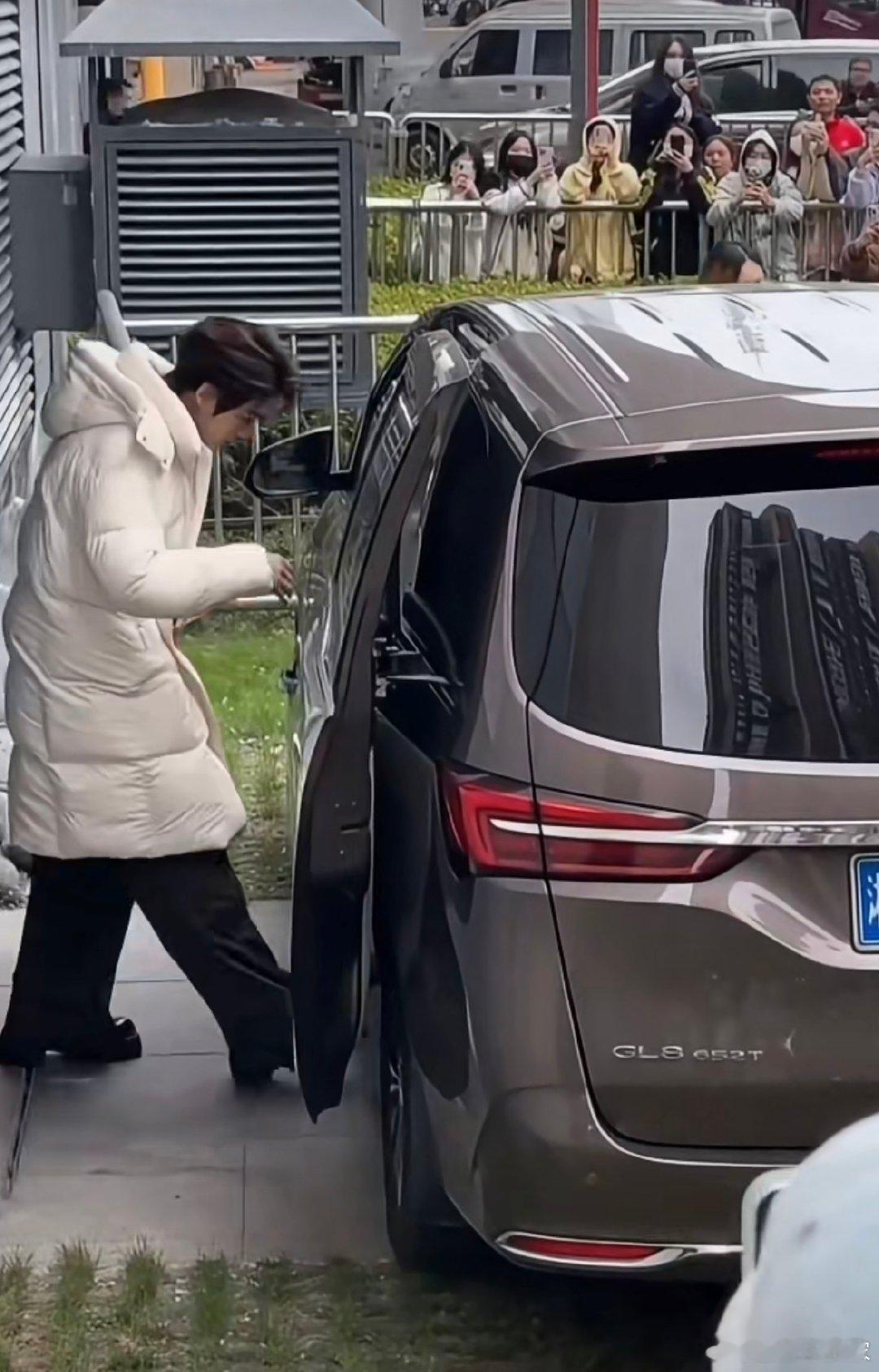 丁禹兮山河枕hi6剧宣 从沙场铁血到综艺欢笑，丁禹兮为《山河枕》赴hi6之约！期