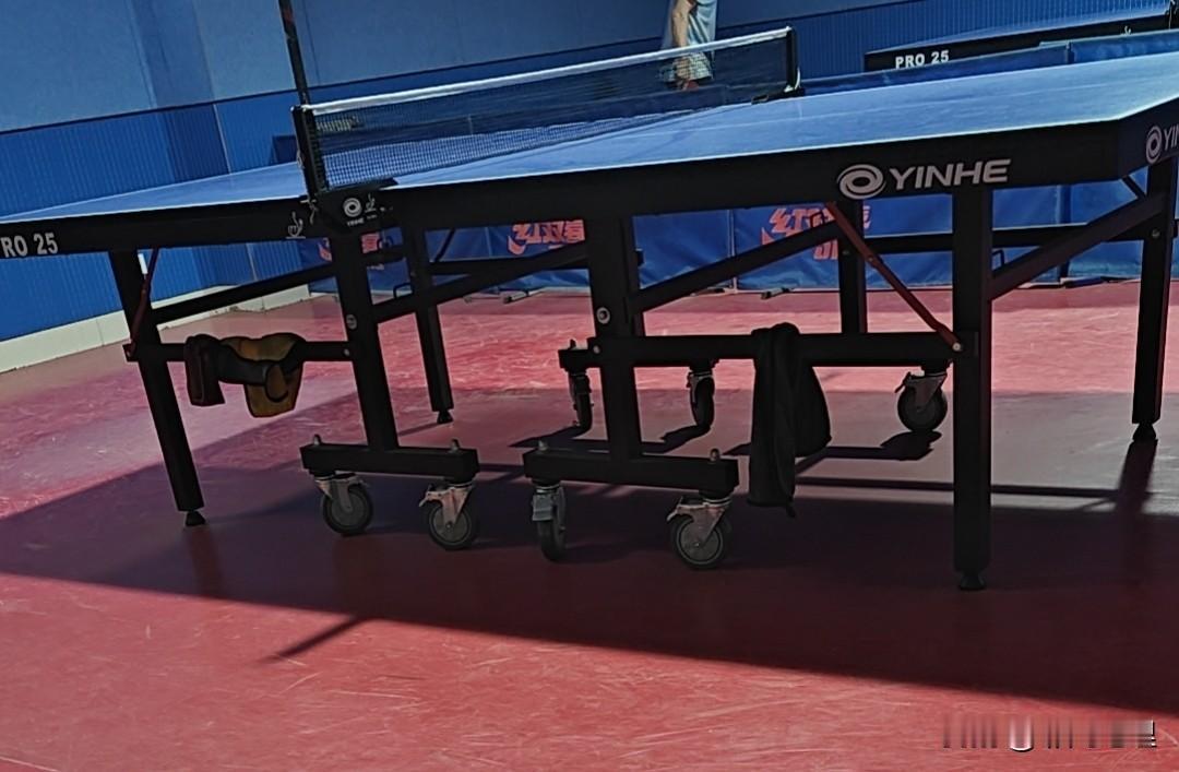 士别三日，当刮目相看，更何况已是数年未见。

今天在球室打球，竟偶遇一位多年未见