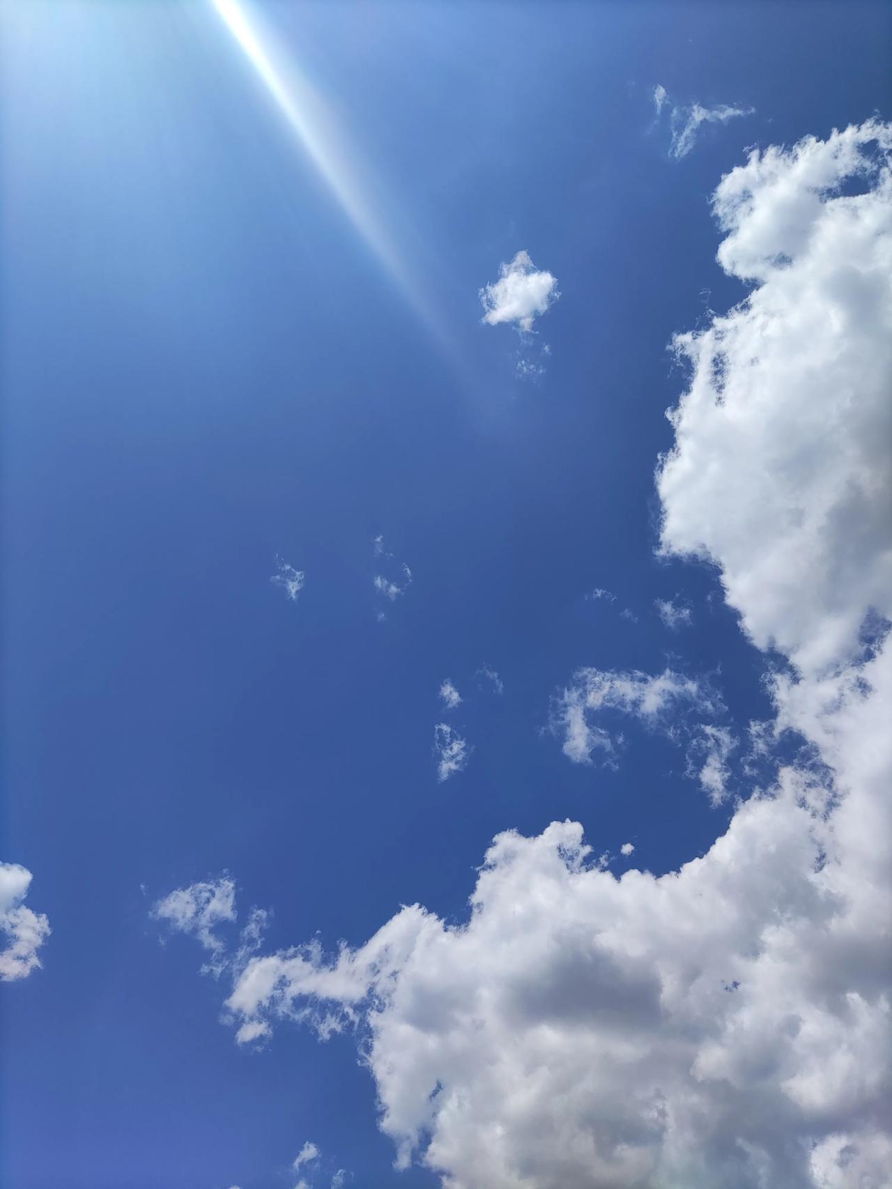 开汽车污染环境吗？发电污染环境吗？工厂生产污染环境吗？开空调污染环境吗？都有污染