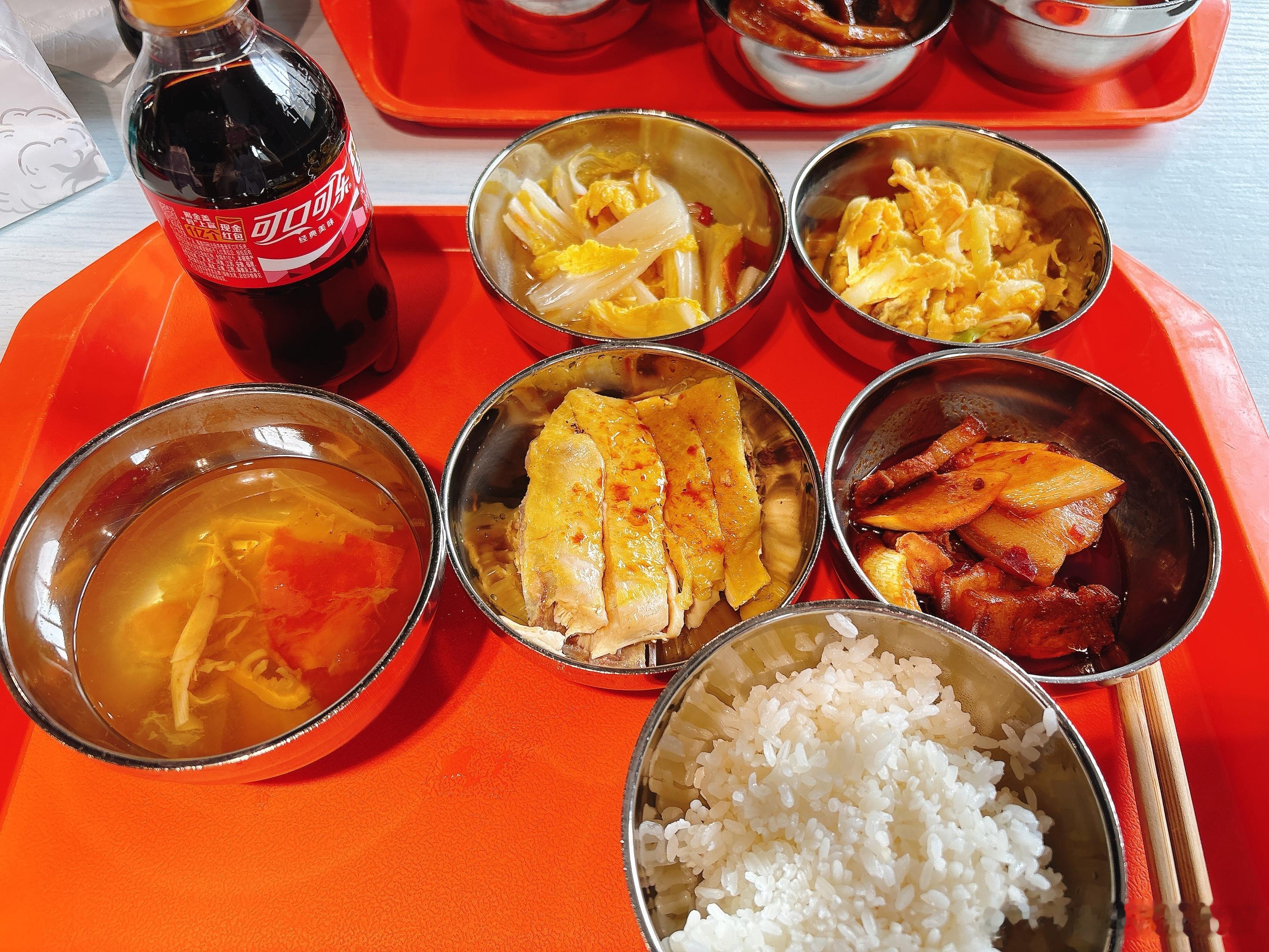 吃饭吃饭 