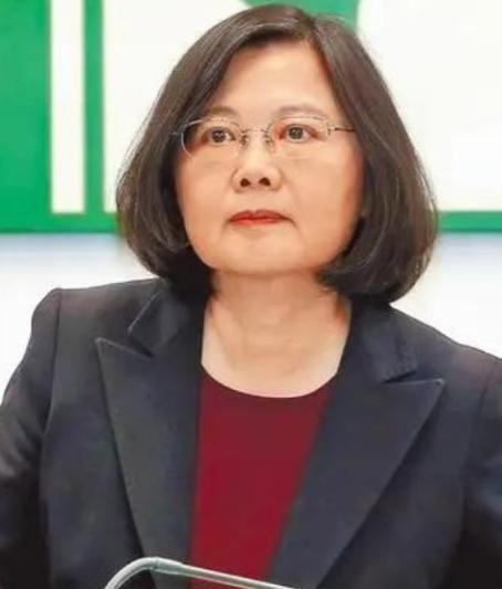 美国慌了？惊觉中国根本没打算“武统”。原来什么航母、导弹、围岛演习，都只是表面功