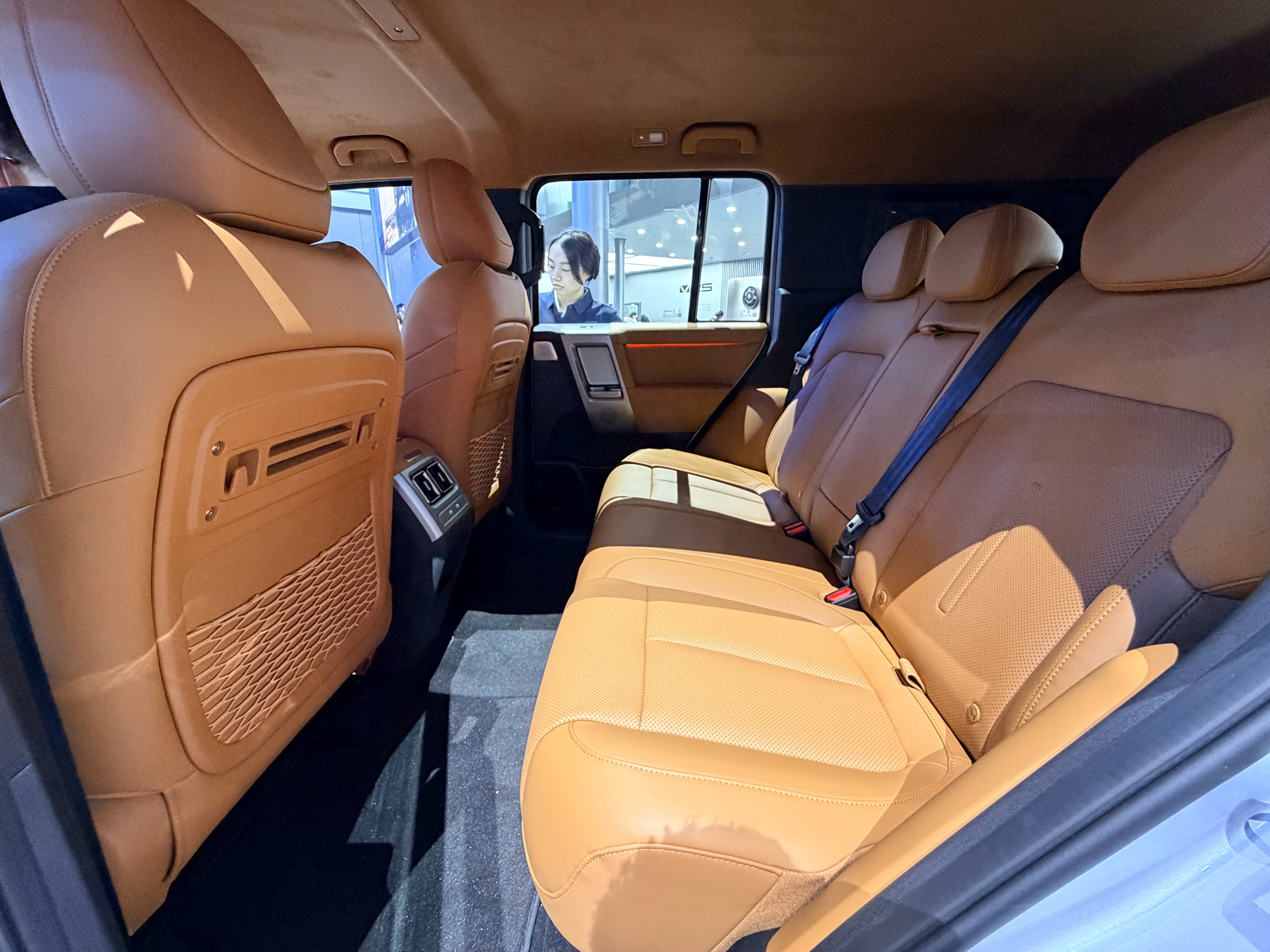 iCAR V25内饰前排座椅加热通风，还有按摩；后排加热和通风2026成都车展新