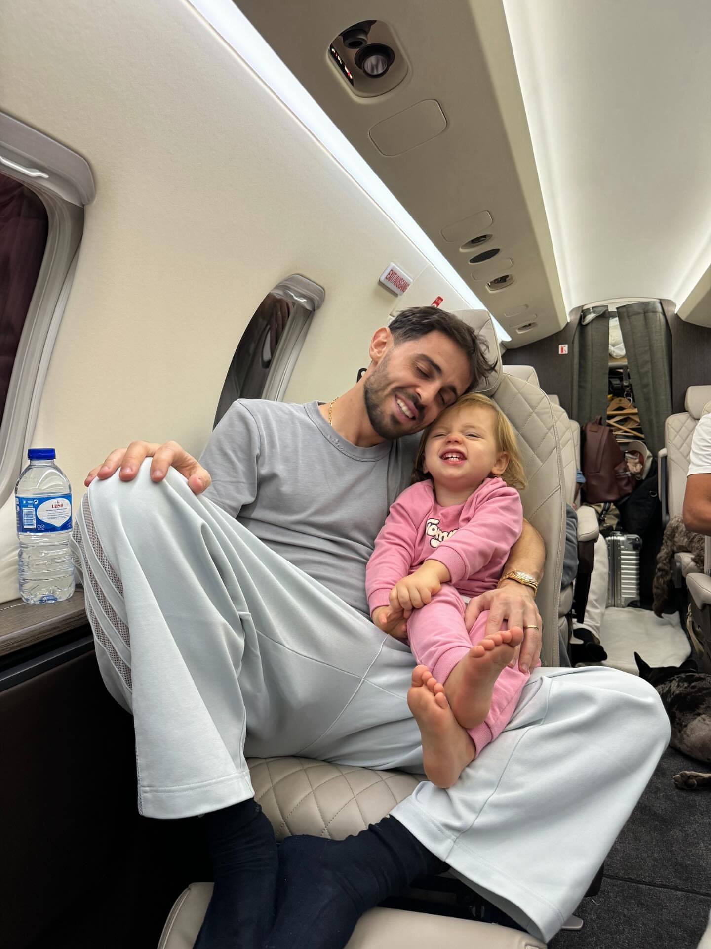 从ines的25年总结里看见几张新的卡洛塔萌晕