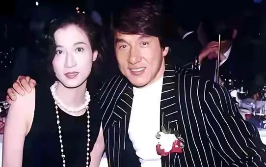 那个被称作“一生最大错误”的女儿，今年二十四岁了。
父爱缺席的二十四载。
199