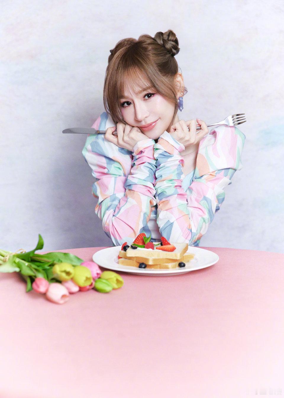 甜心教主出战！！王心凌你就这样萌🐰💕