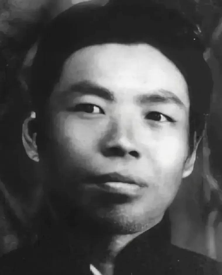 黄埔一期唯一被开除的学生，因反蒋被逐，却成了蒋介石一生最忌惮的对手。一身傲骨，终