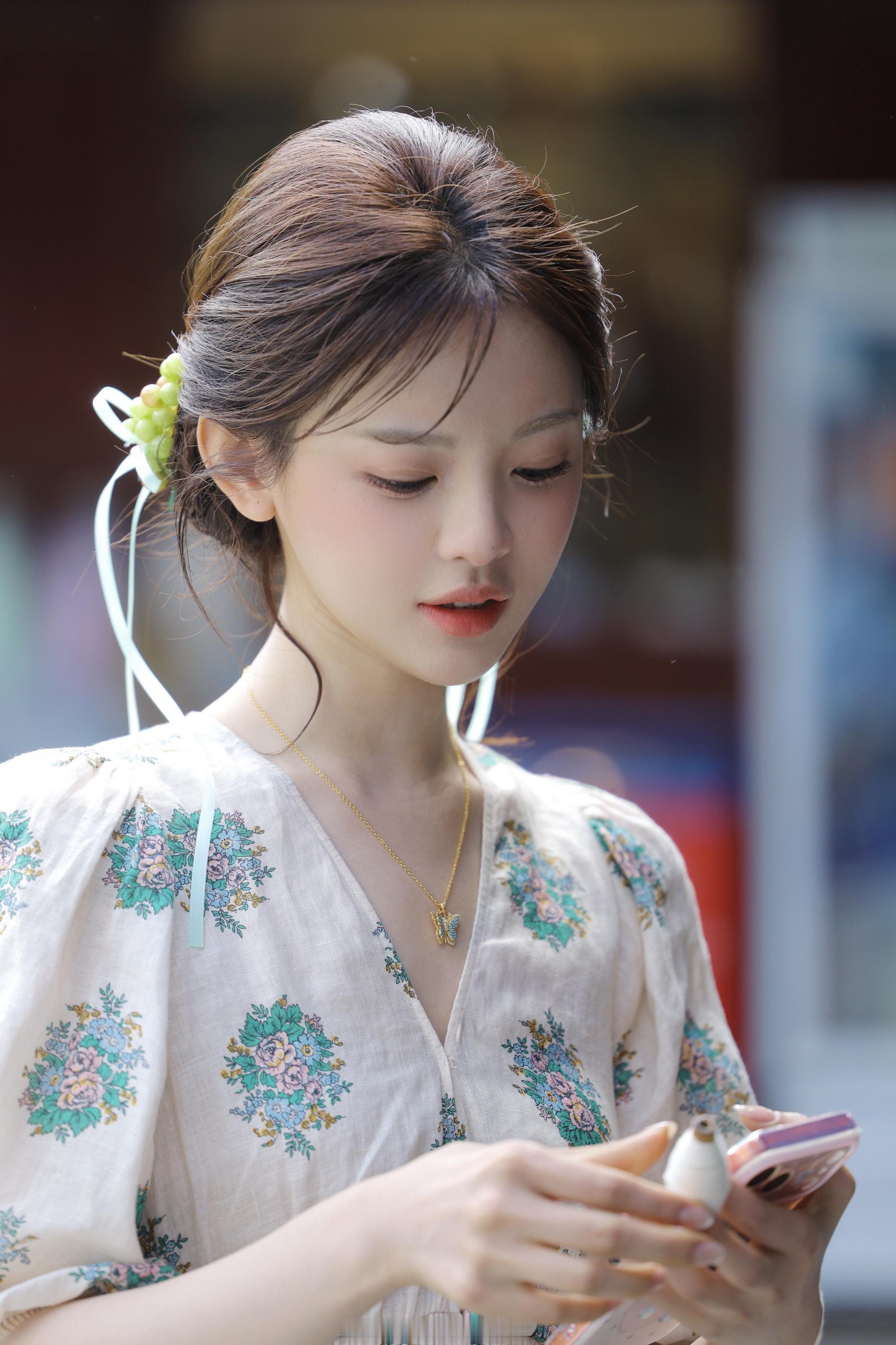杨超越 宝宝儿童节快乐杨超越生和堂全球品牌代言人