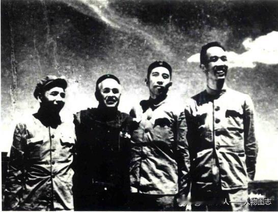 1949年10月,王震任中共中央新疆分局书记、新疆军区代理司令员、政治委员。王震