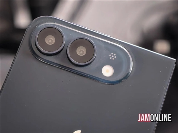 iPhoneUltra黑色机模哦哟，折叠屏看来是叫iPhone Ultra？设计