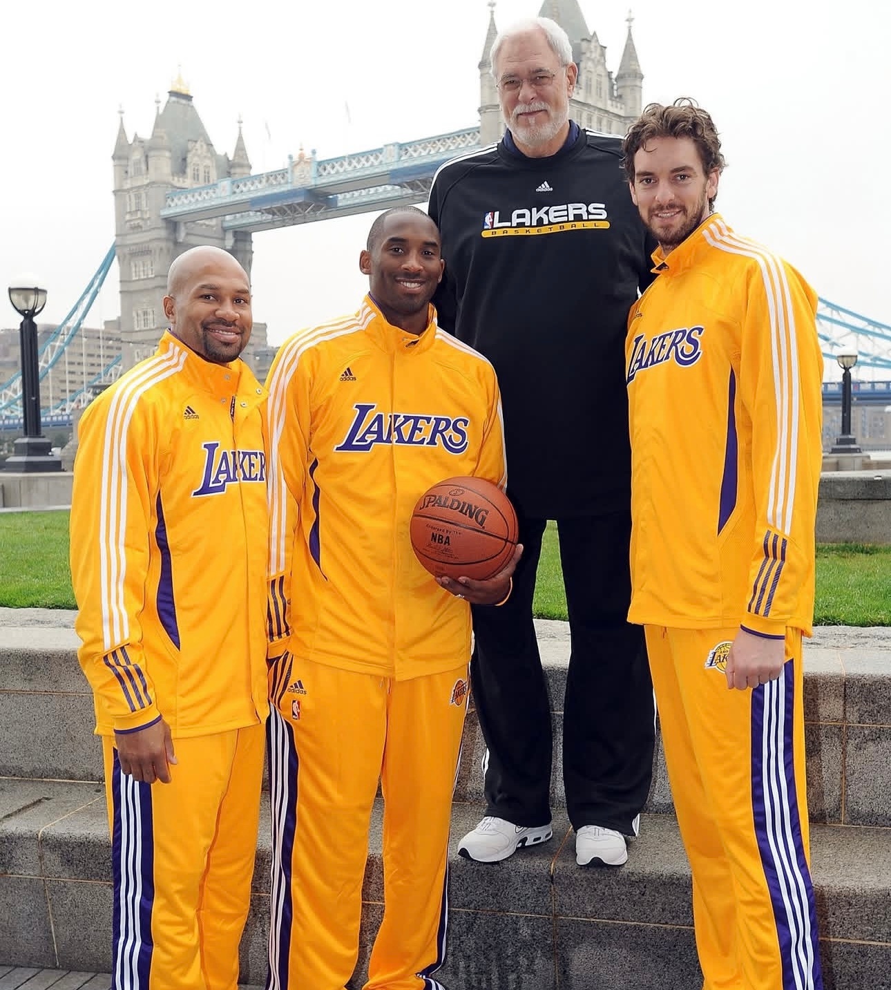 篮天下 哪一年？（前面有发过答案哦~Images via nbaeurope 辽