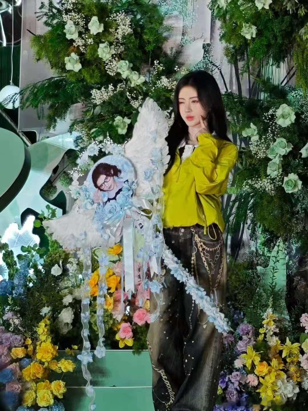 鞠婧祎万花世界开机图 姐姐好美！ 