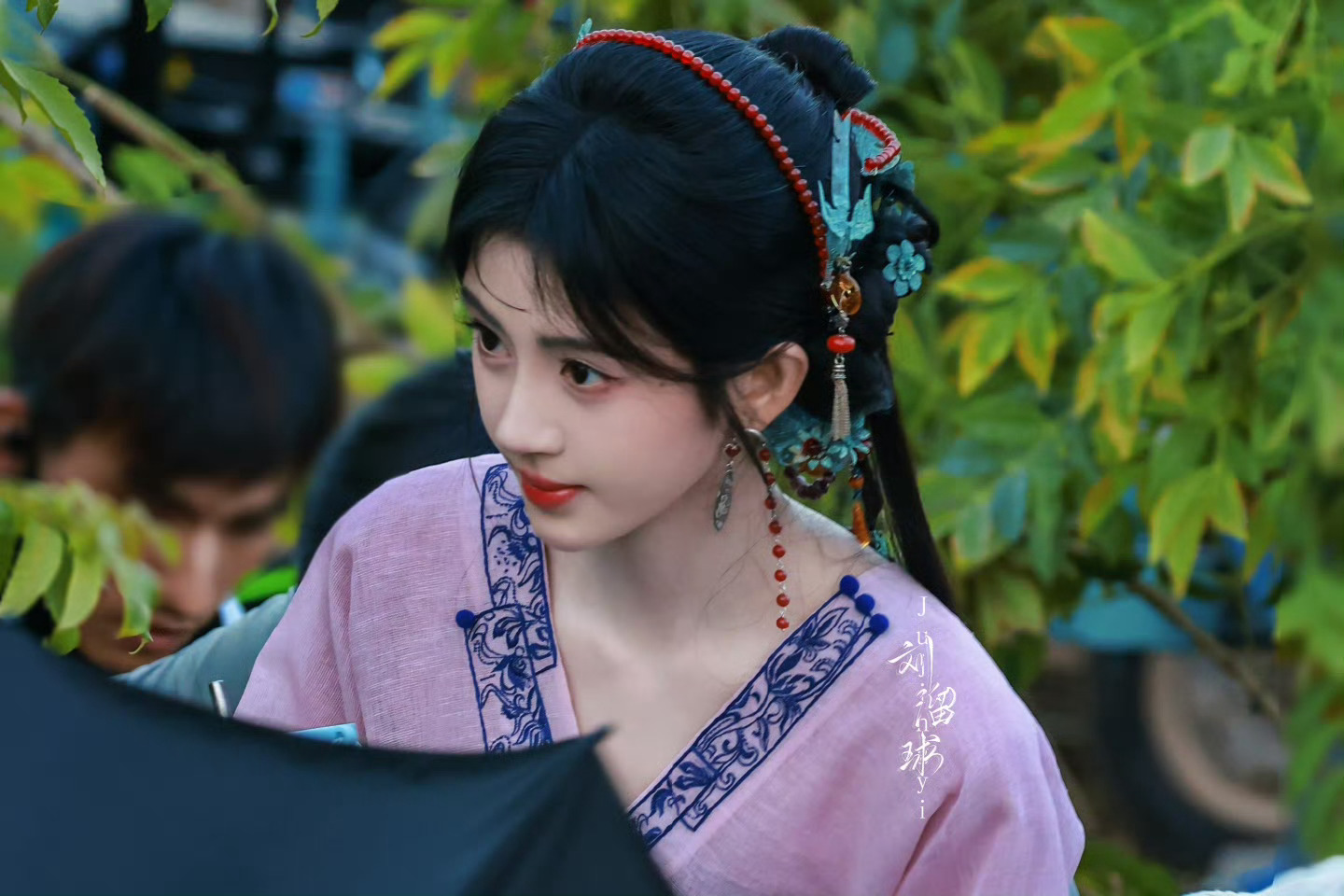 鞠婧祎来战新鲜的路透，好美啊[抱一抱][抱一抱][抱一抱] ​​​