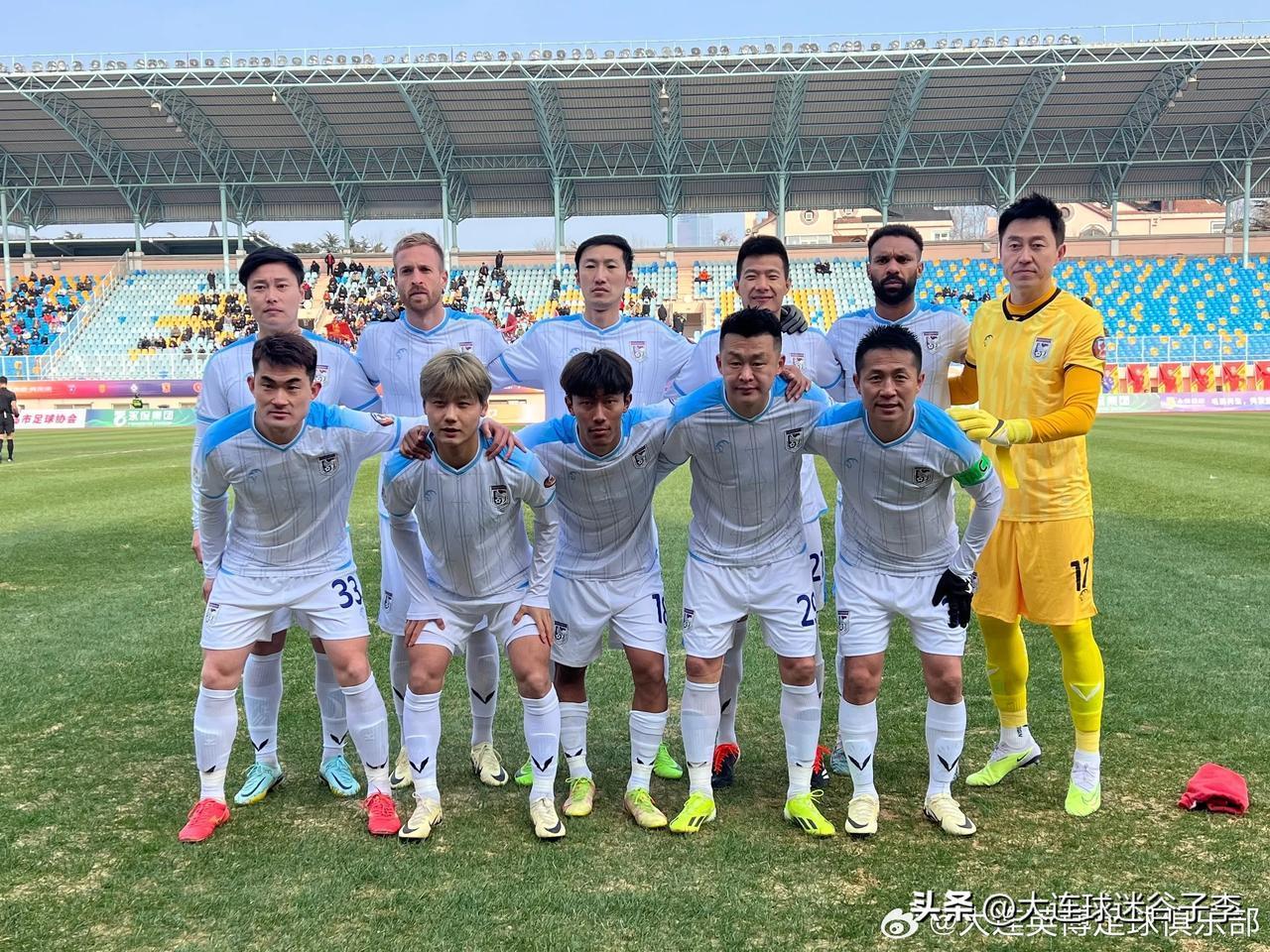 大连英博1-0青岛红狮，拿下开门红
本场比赛一开场大连英博队占据着一些主动，但随