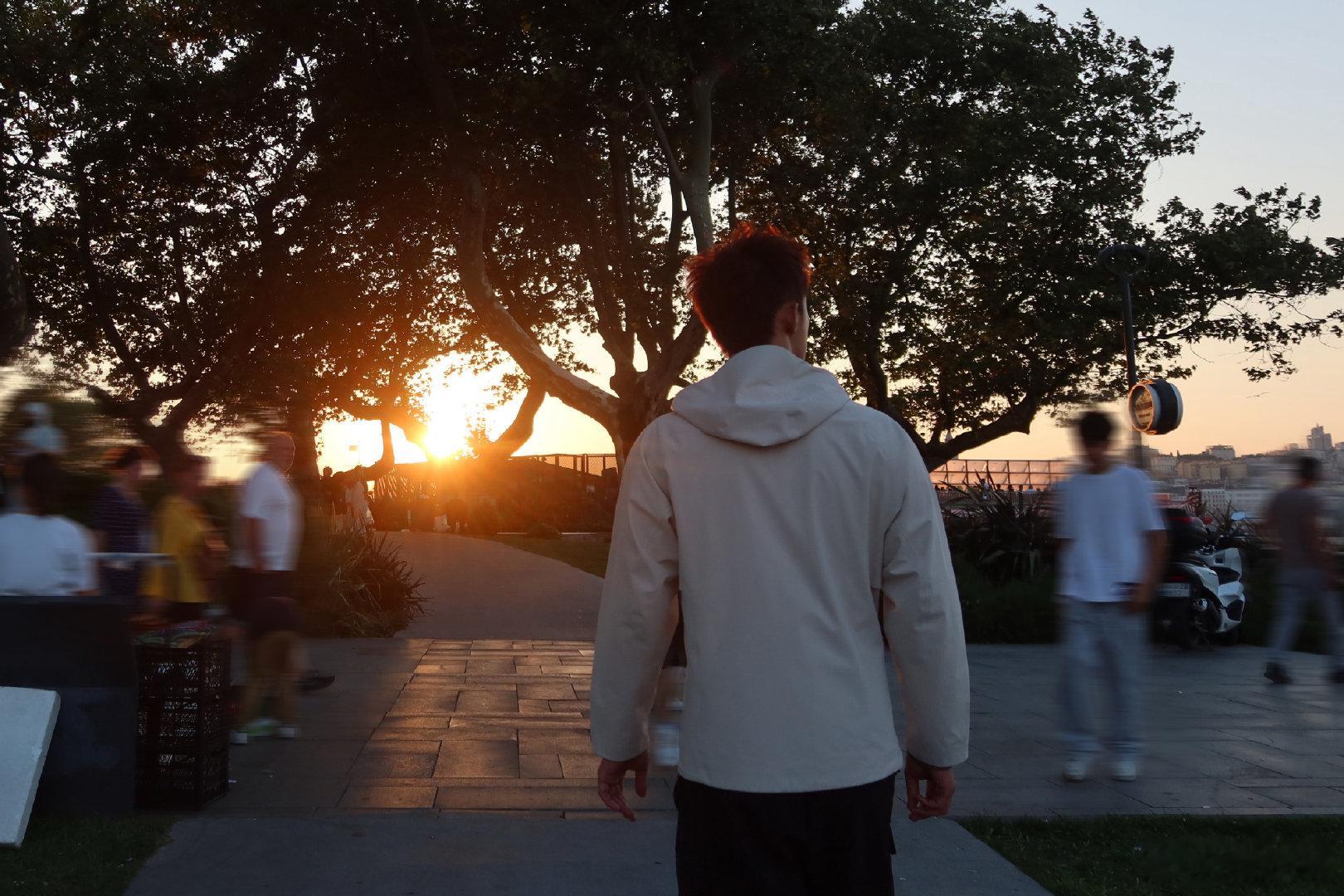 我将持续品鉴黄景瑜的手黄景瑜这手想想都爽谁能拒绝黄景瑜这双骨感好手！线条利落很有