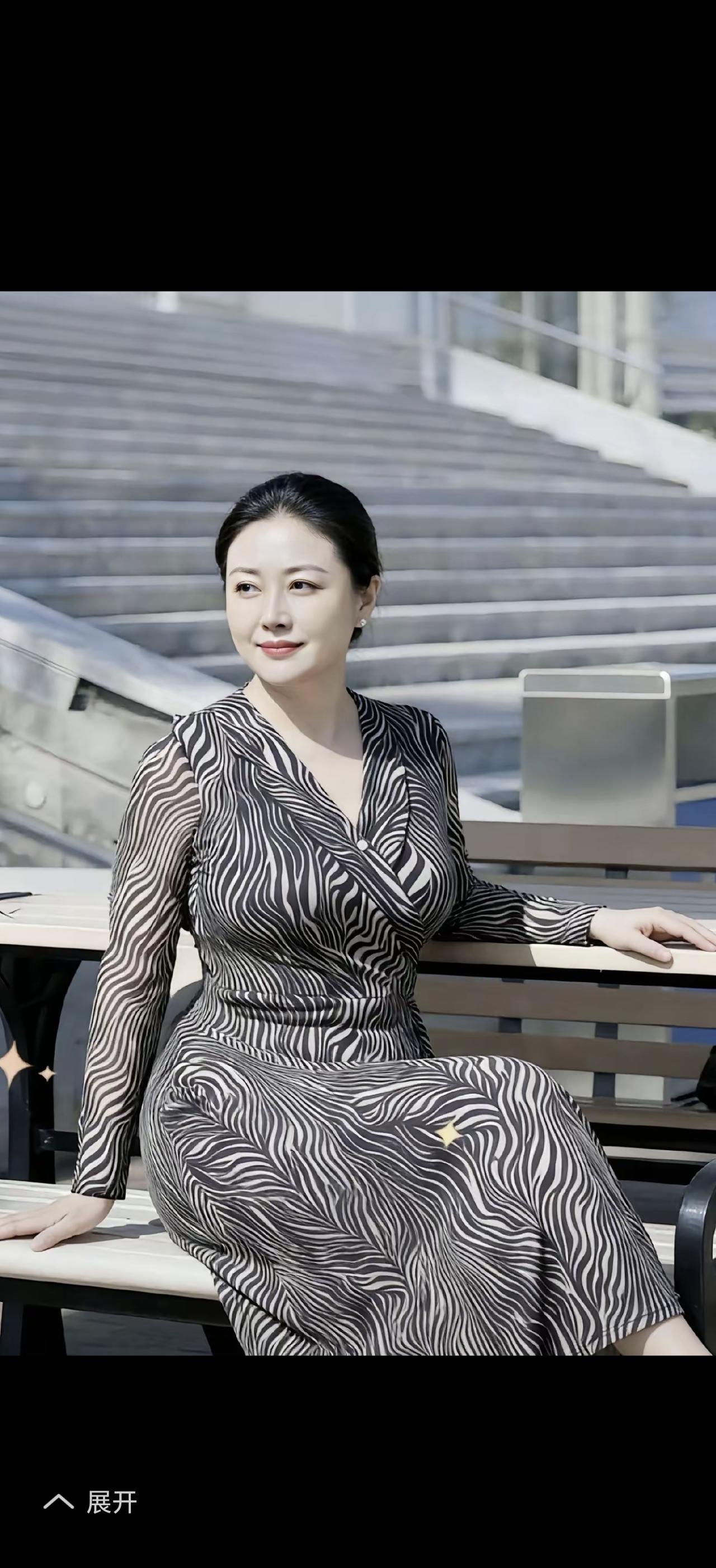 这衣服图案设计让你是不是眼睛一亮。