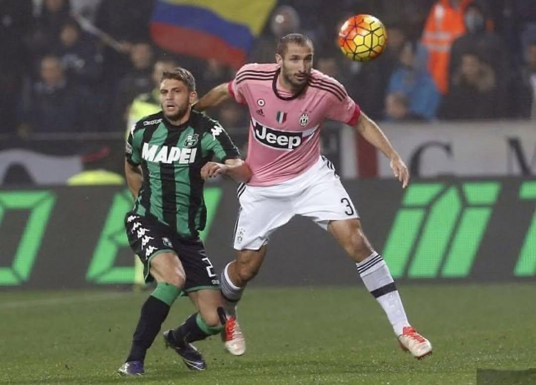 贝拉尔迪评价基耶利尼：

“他会打你，然后还会感谢你。当你被他打得躺在球场上痛苦