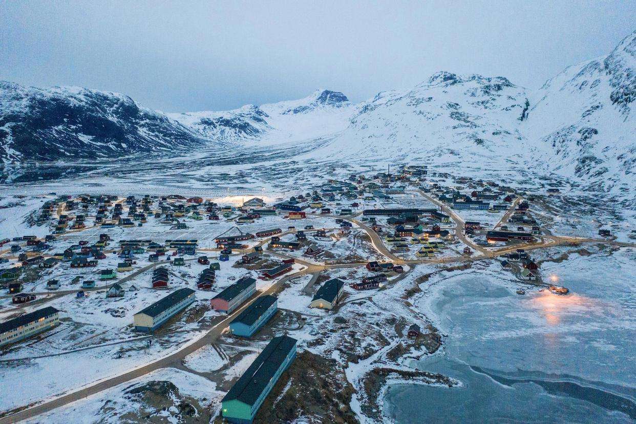 加拿大将在格陵兰岛开设新领事馆，加海军北极巡逻舰将抵达现场。外长表示，此举象征着