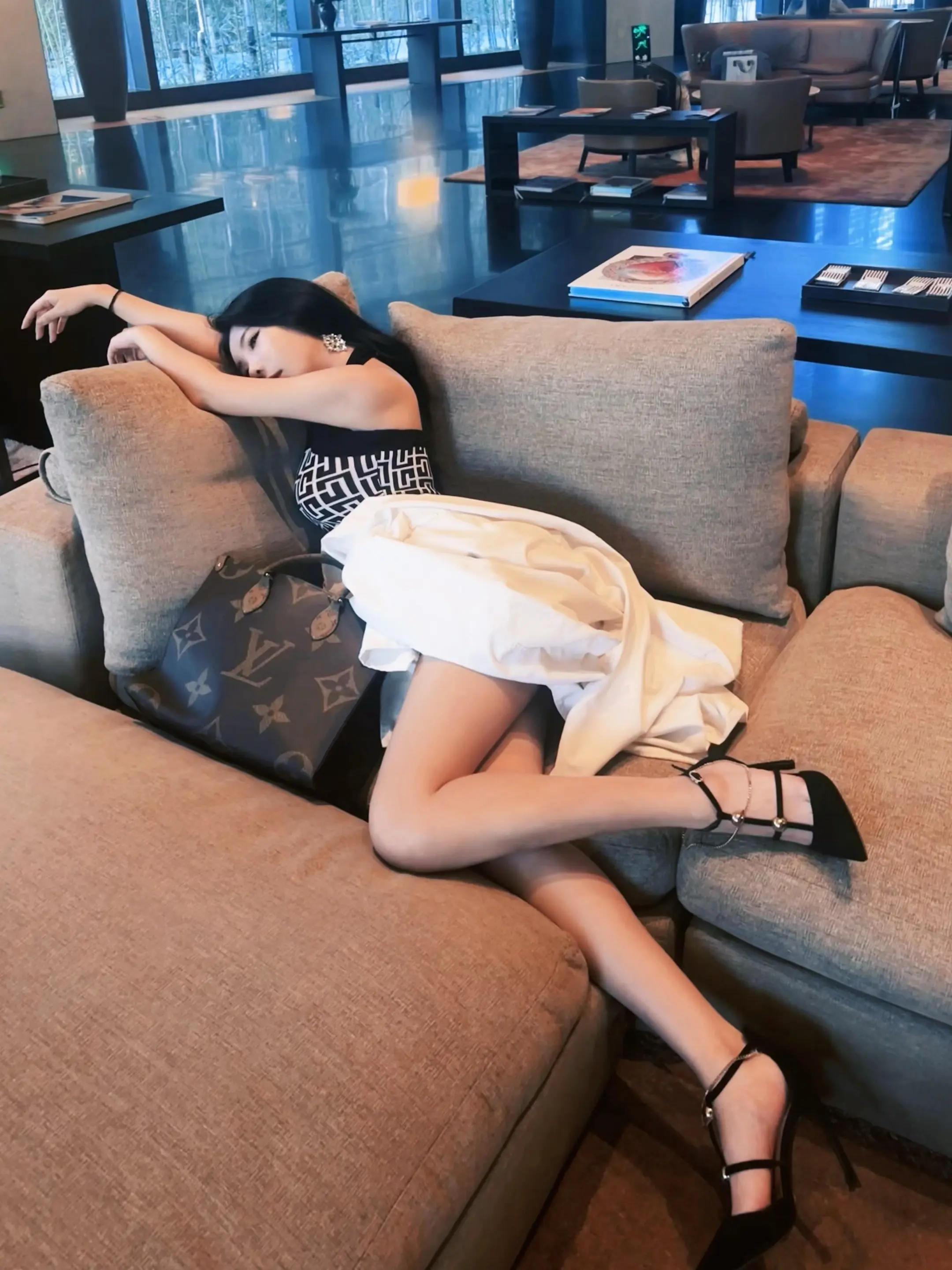 为何会两败俱伤。