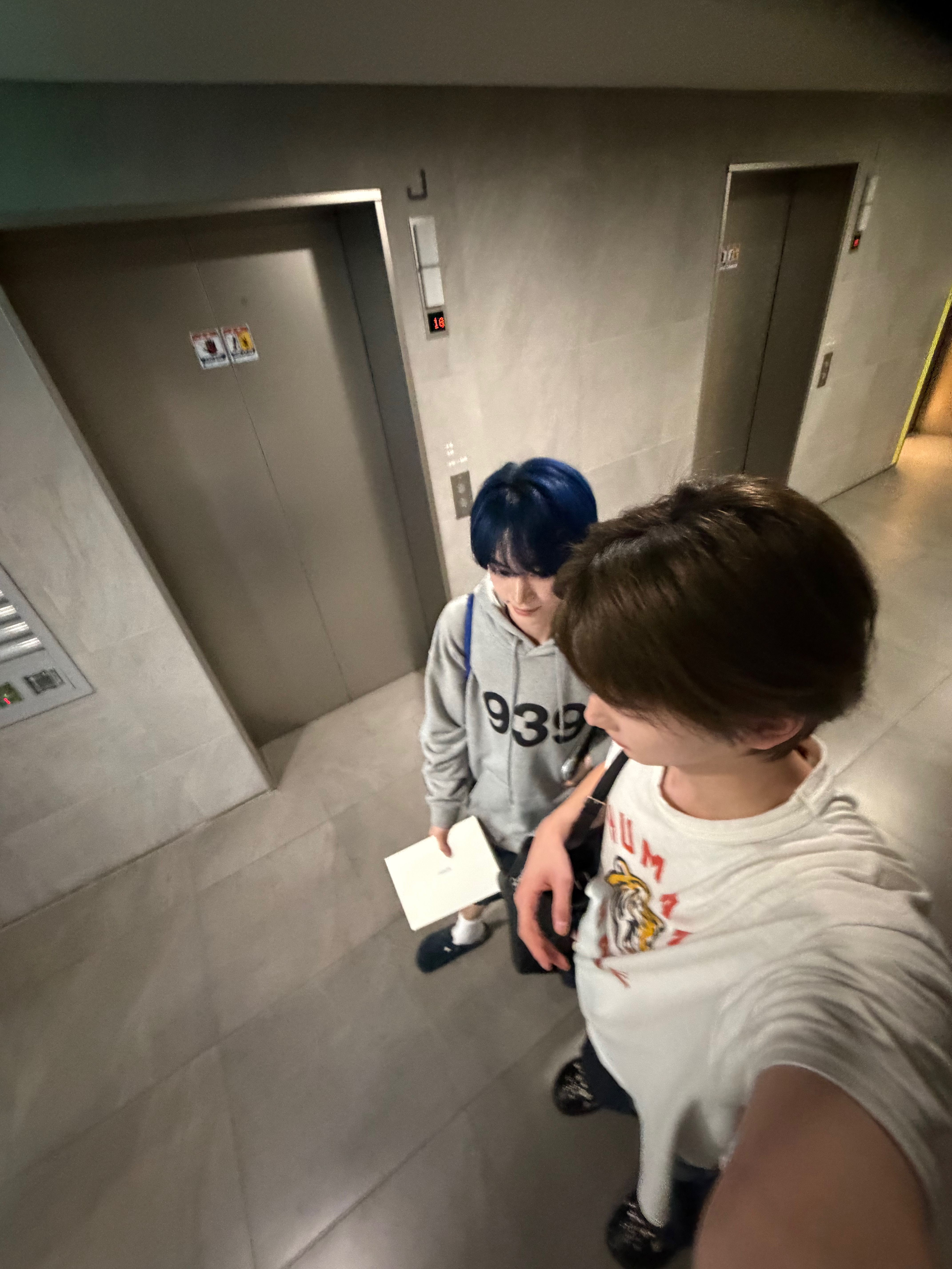 260708    Weverse 更新 posts【SHINYU】走吧 去宿舍