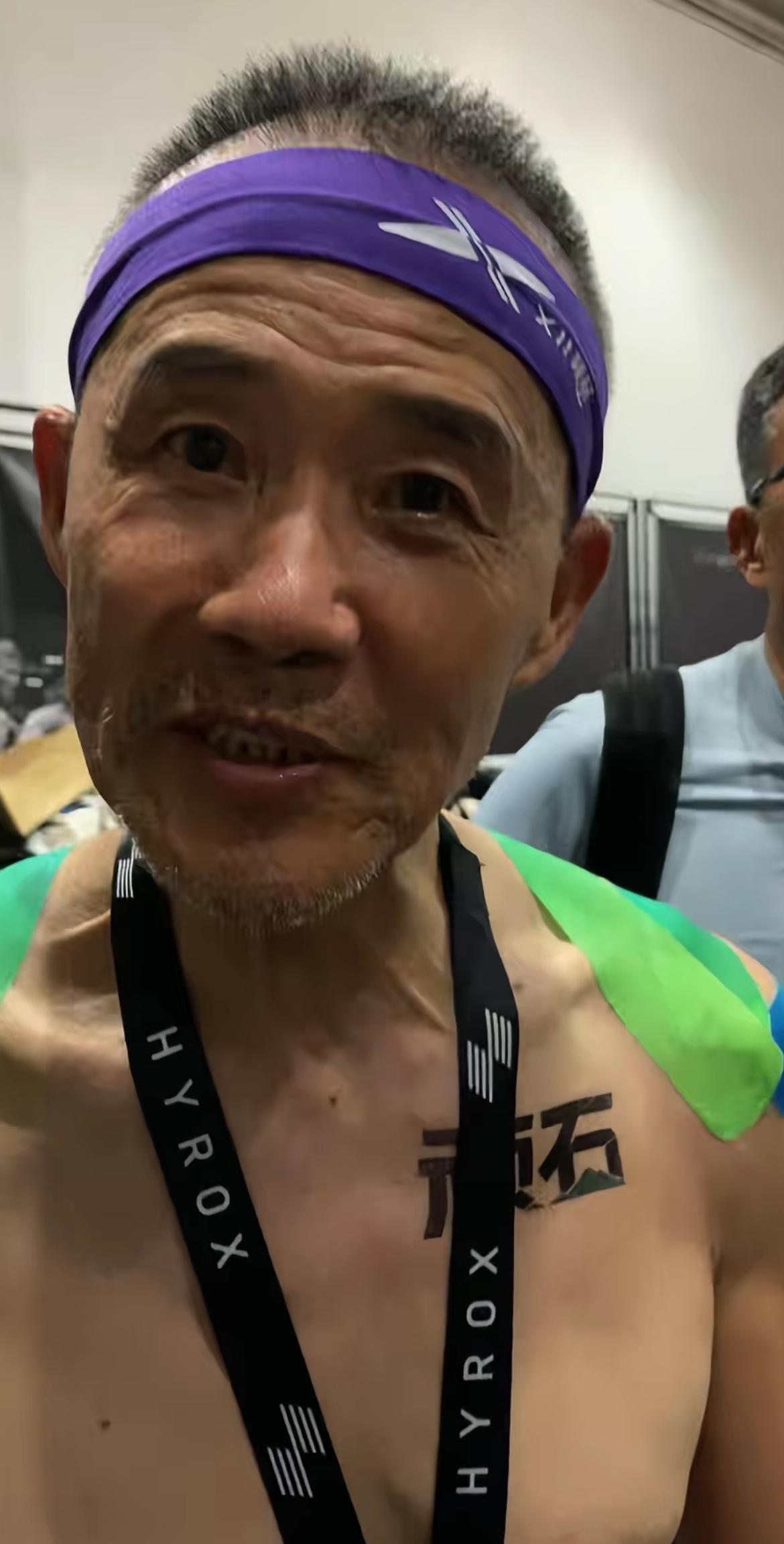 王石在深圳参加体能赛事！

8月16日，Hyrox商学院赛中赛深圳站，75岁的王