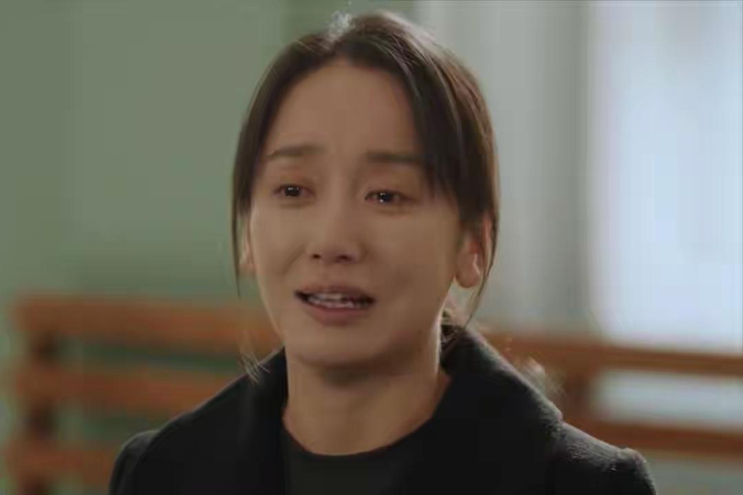 追剧《我的山与海》董晴的一场哭戏给我看哭了！
      李娟（董晴饰演）做梦都