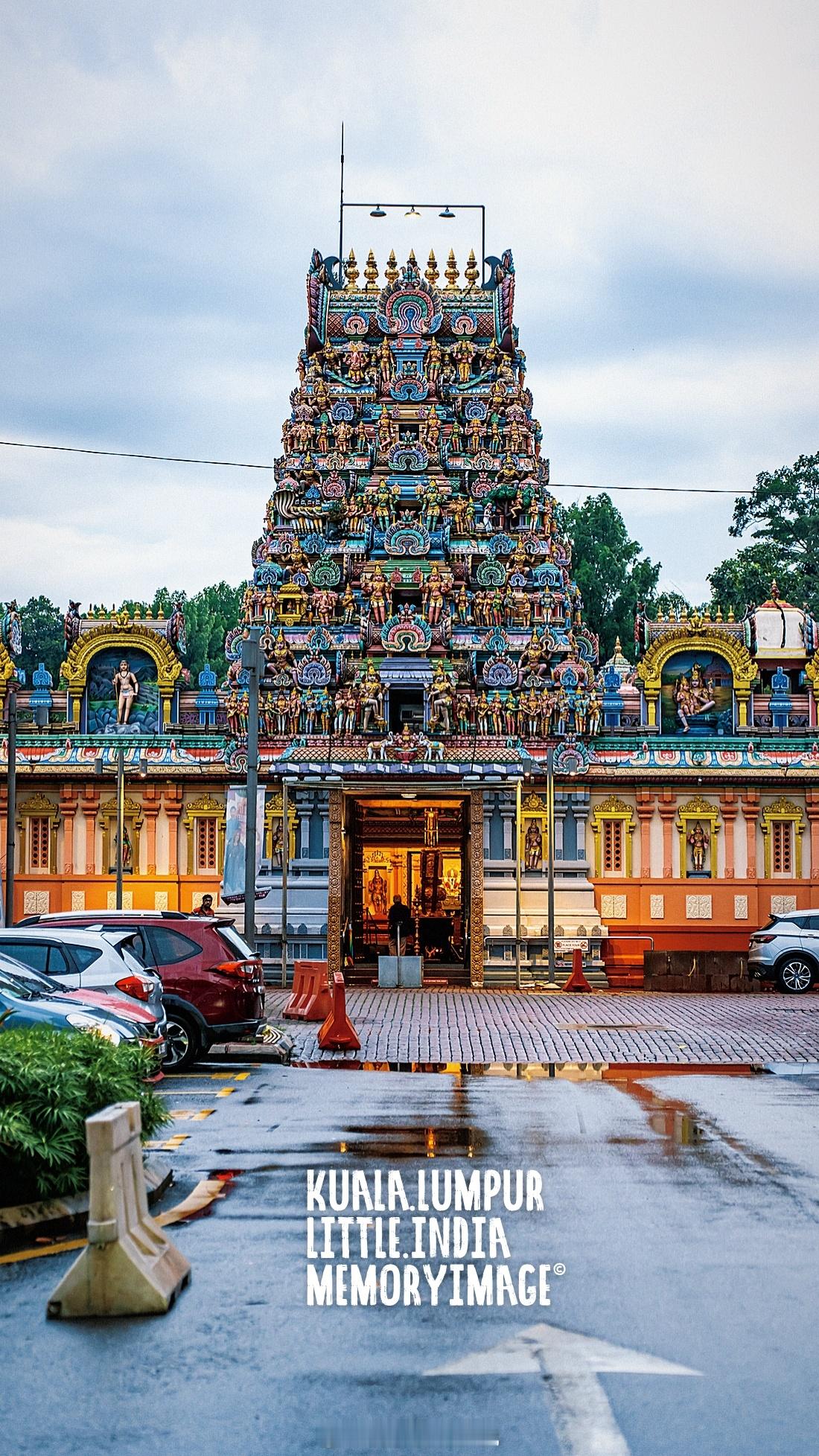 小印度｜Sri Kandaswamy Kovil 神庙百年斯里肯达萨米庙，信众进