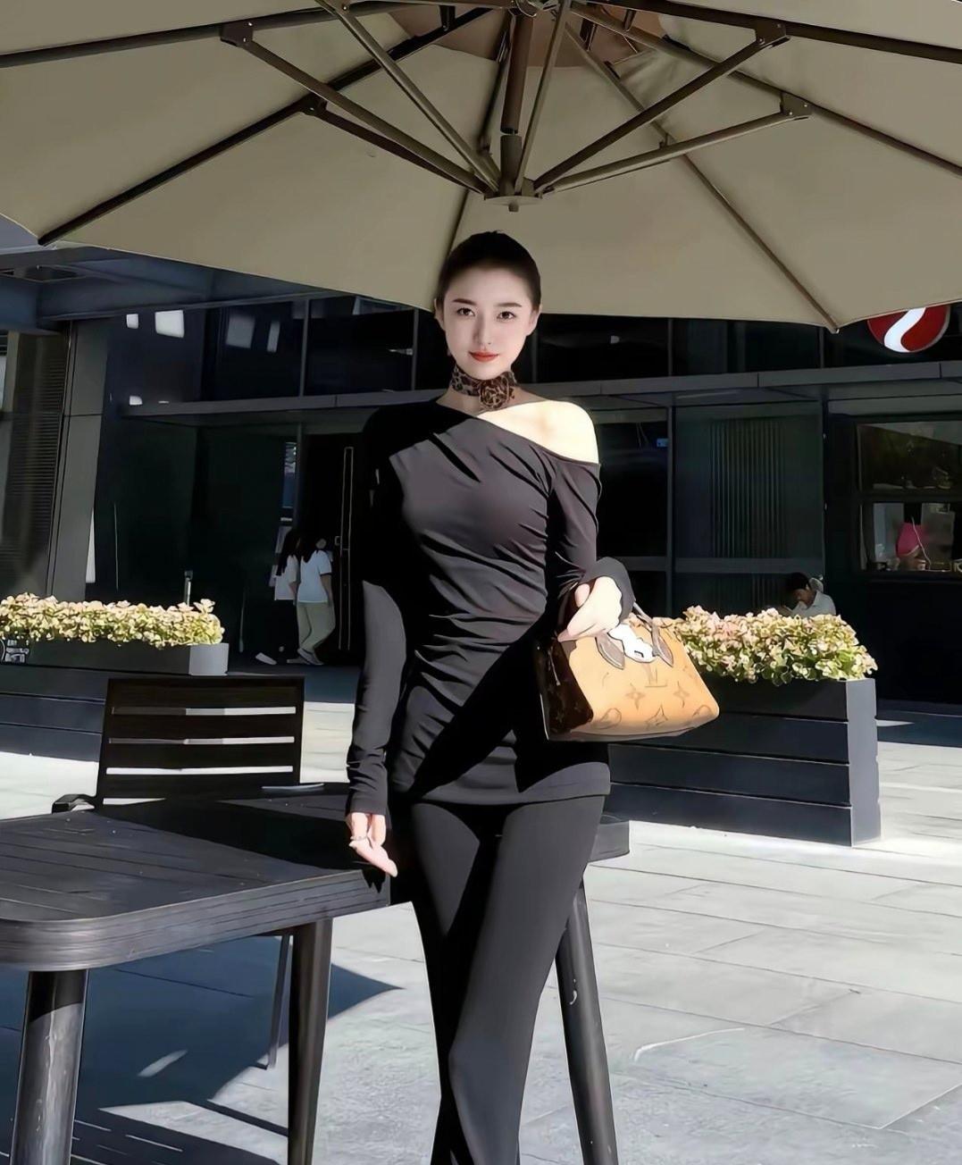 这颜值，她老公一定很帅吧