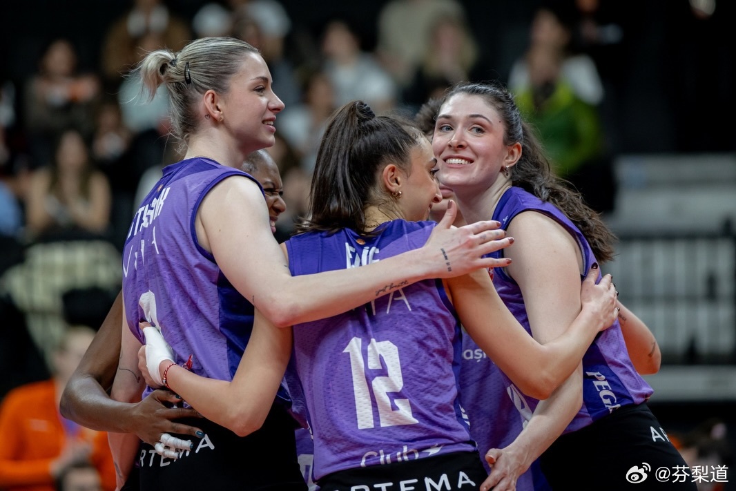 国际排坛动态伊萨奇巴希【斯蒂夏克：伊萨奇巴希像一个大家庭】 记者： 换俱乐部后，