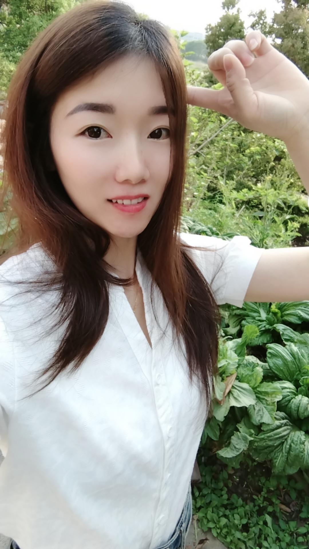 满满的一天结束了，每天两点一线，用心经营着自己热爱的一切，不羡慕别人...