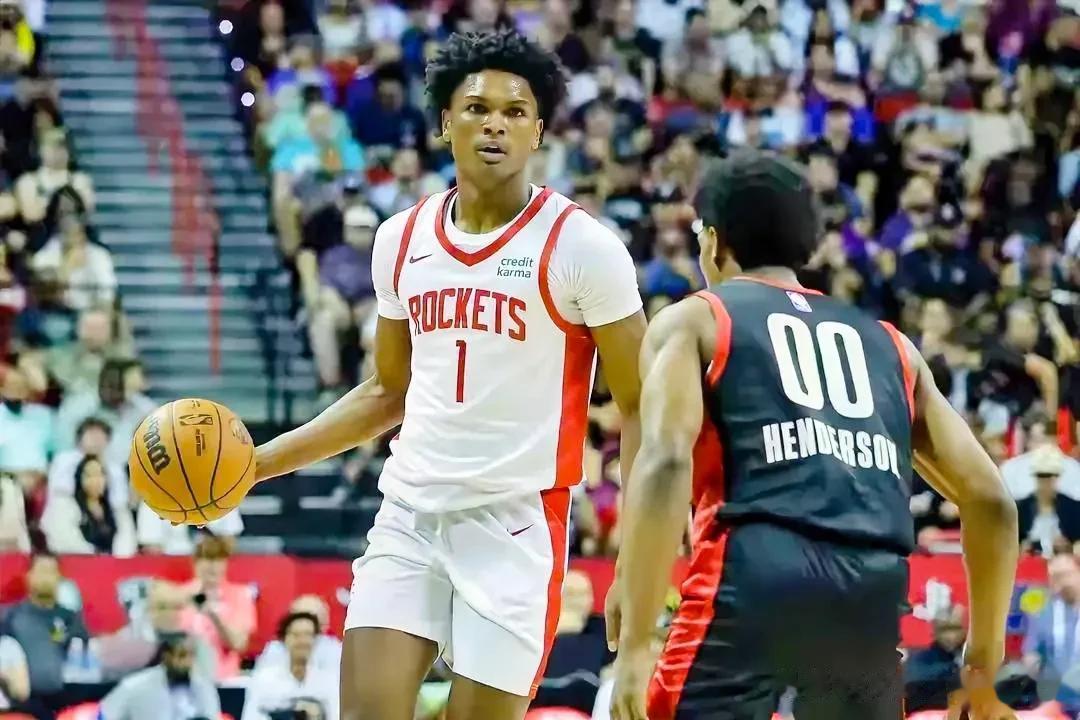  
北京时间7月14日NBA火箭队2023届4号新秀球员阿门.汤普森接受随队记者