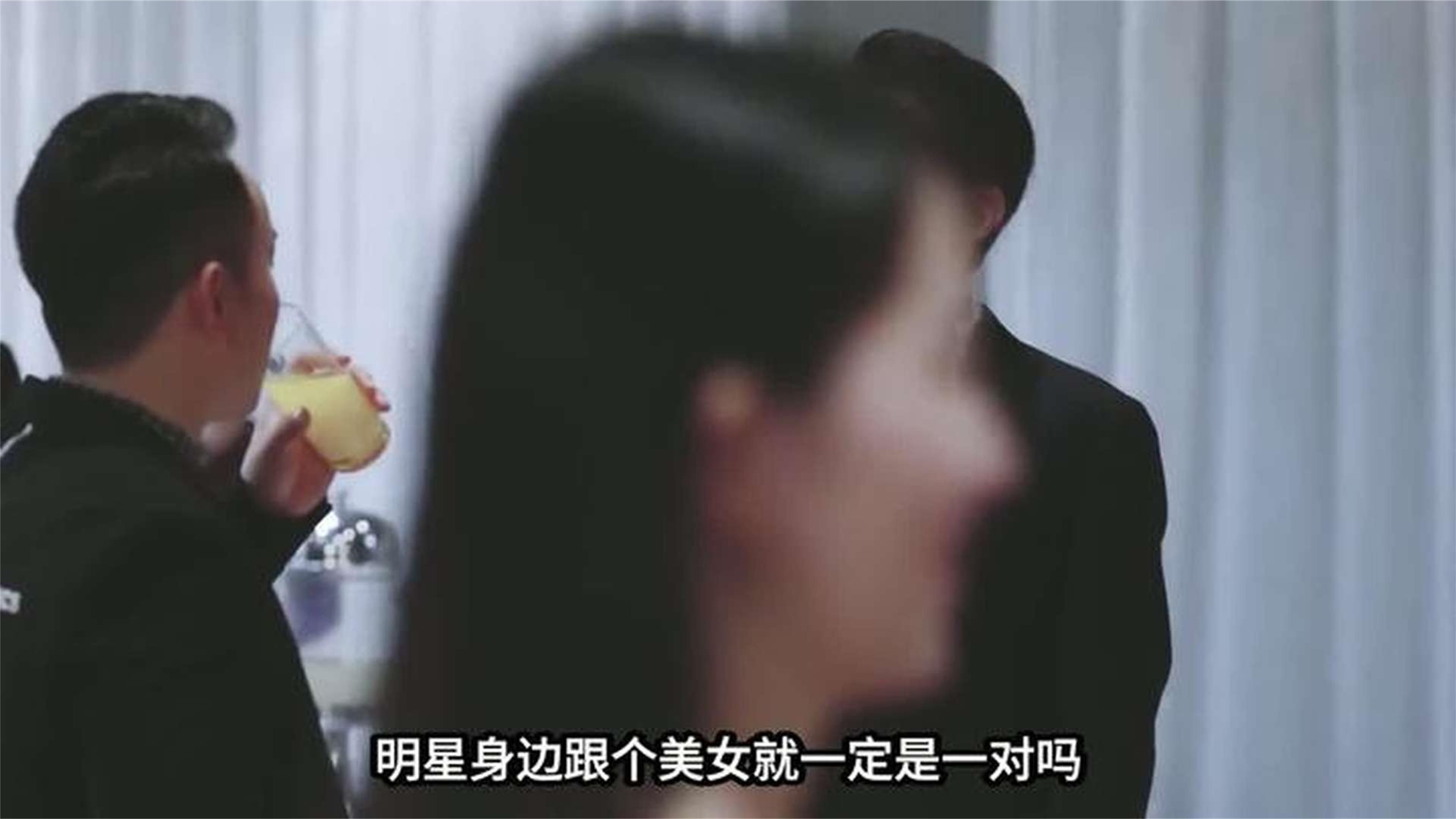 36岁刘学义被传恋情，身旁美女经纪人亲口澄清了