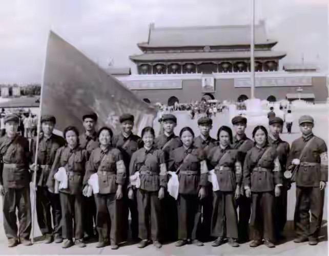 1966年8月，波浪壮阔的“无产阶级文化大革命”运动开始了，随之，全国...