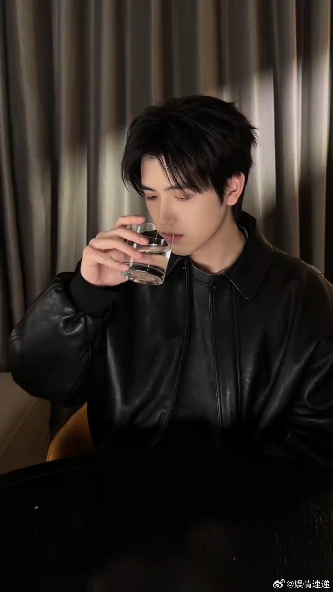 陈飞宇变装视频陈飞宇烤串变装视频挺好 