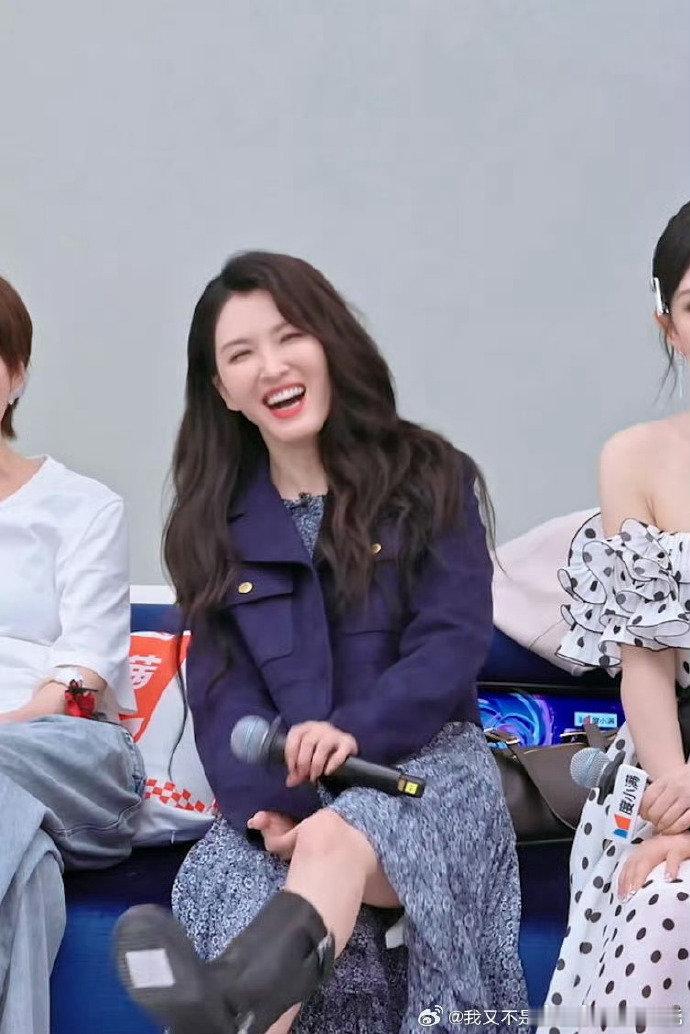 李小冉徐洁儿 姐狗味李小冉眼光真的太绝！徐洁儿颜值气质双在线，能唱能跳还超会表达