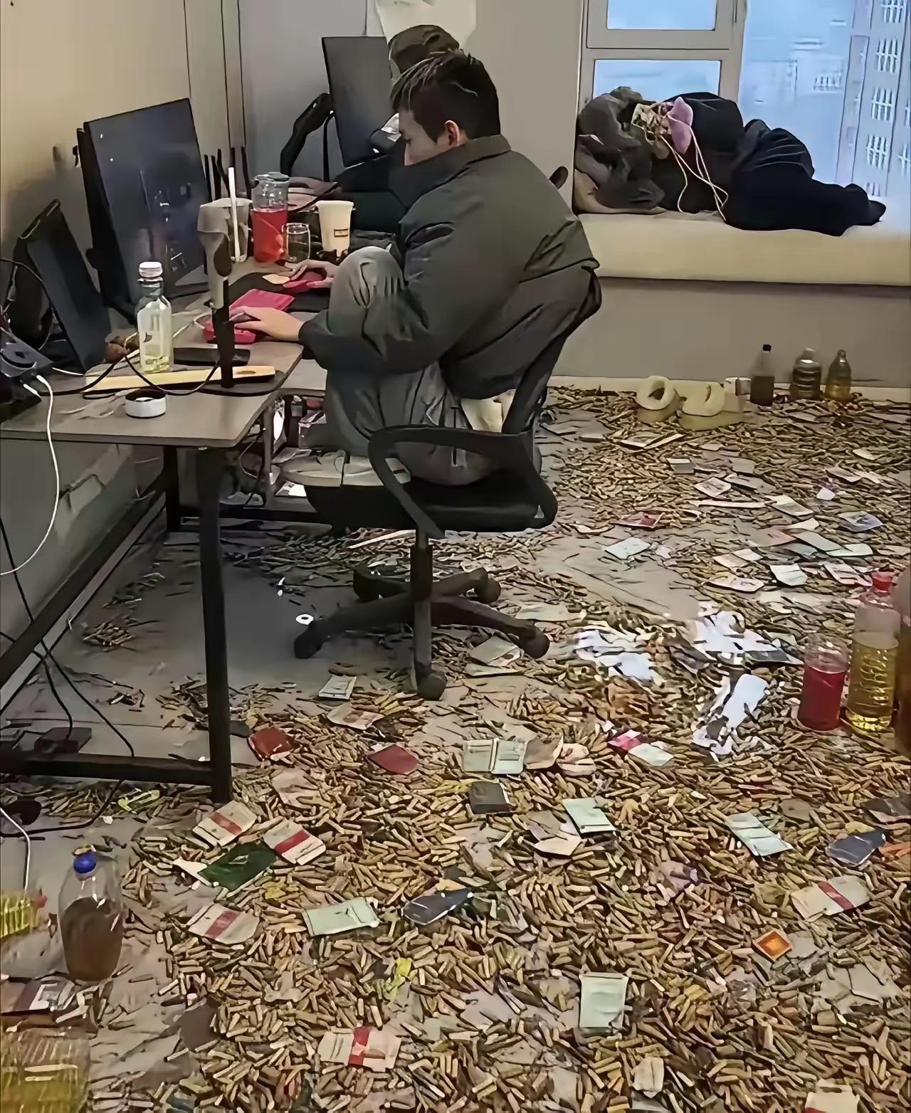 真的是省了无数把笤帚！！！有哪个女孩能容忍这样的男人！挣再多钱，也看不上！