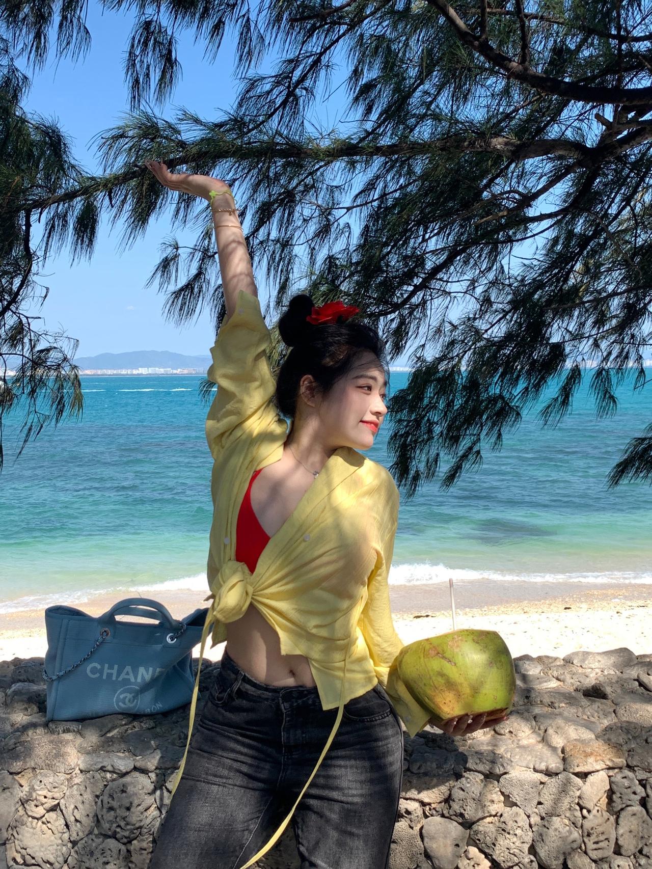 旅行的时候很难不漂亮
#期待夏天 #三亚 #summer