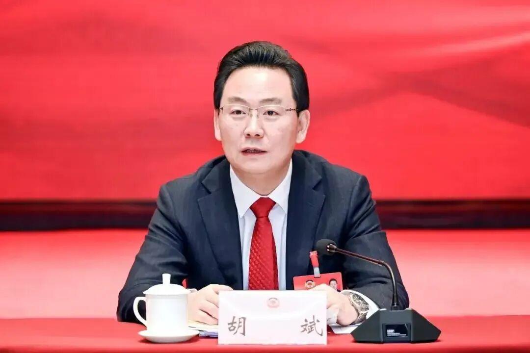 胡斌卸任吉林市委书记：修路供暖免费公交，为什么成了稀缺政绩

2026年10月1