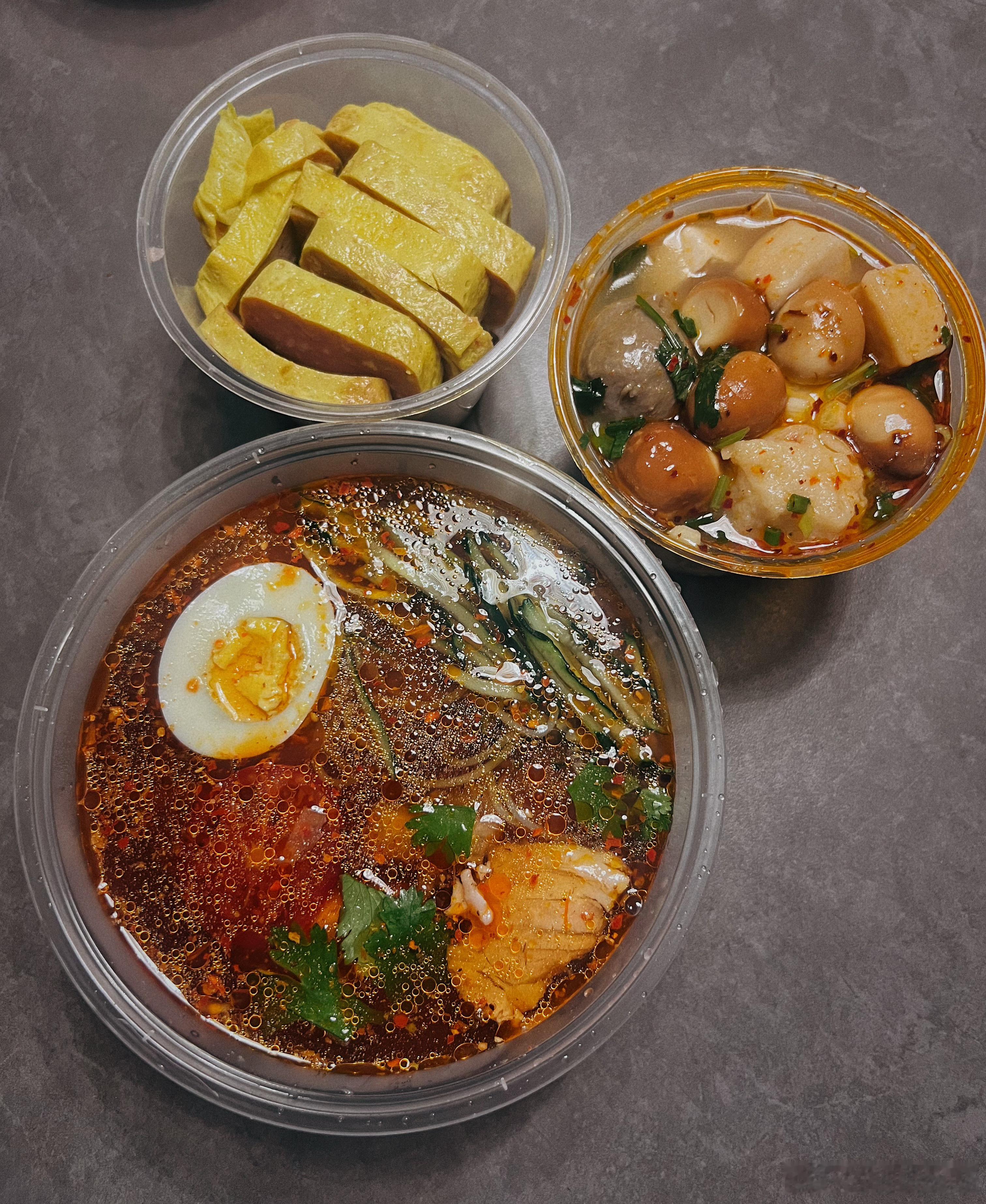 鸡汤豆腐串，冷面童年的味道爱死啦…… ​​​