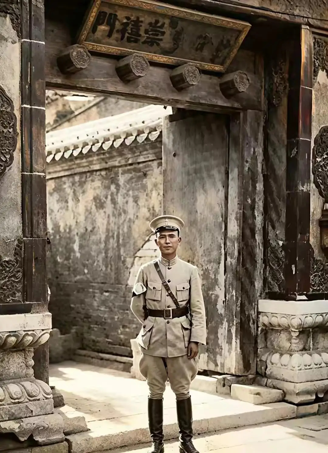 1928年白崇禧率北伐军进入北平城，在翊坤宫留下了一张罕见留影 