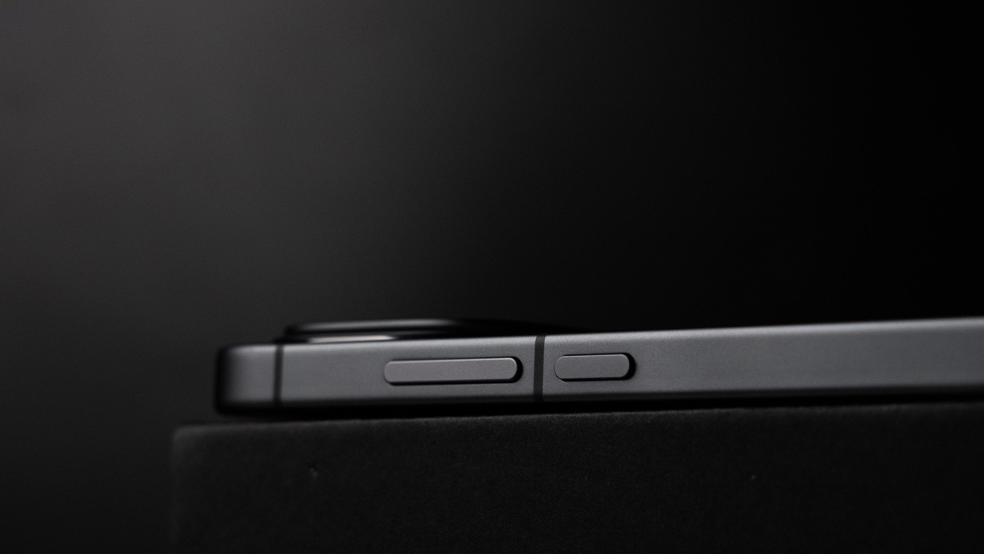 兄弟们！点评下iQOO Z11 Turbo外观颜值～ 